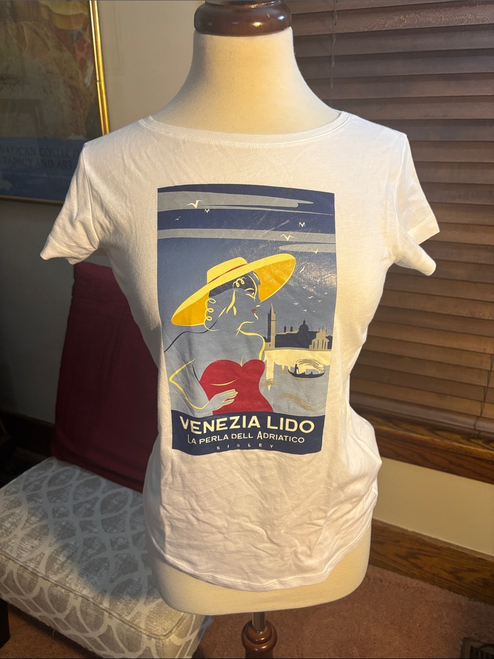 NWT SISLEY Venezia Lido Graphic Women's Tee - White with Red & Yellow Print